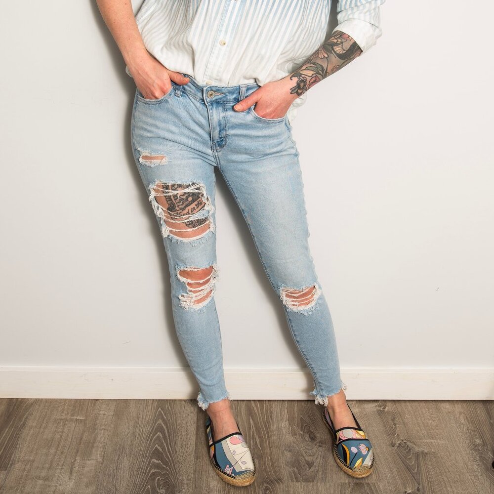 Distressed Light Wash Skinny Jeans